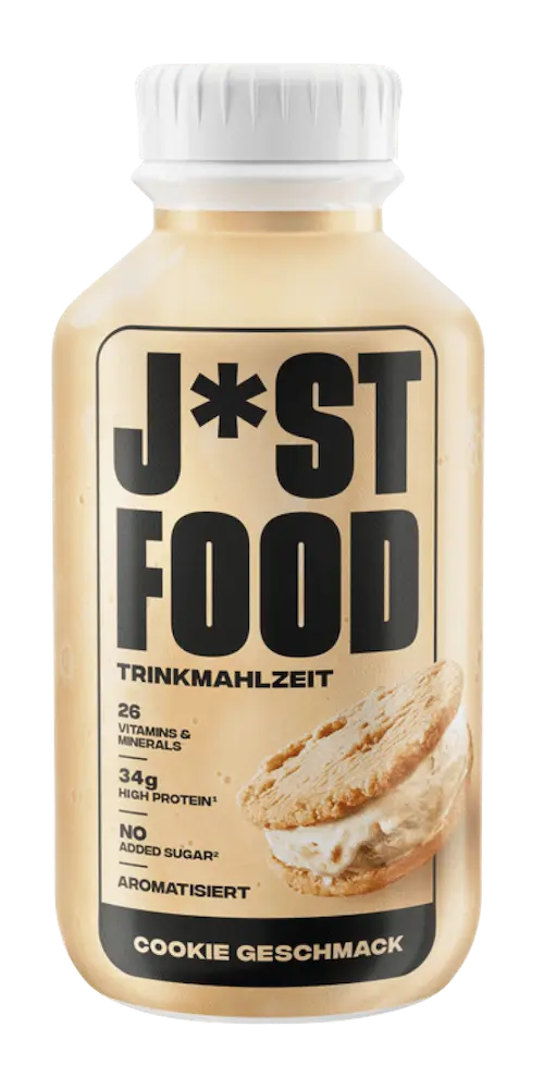     
  Eine beige Flasche mit weißem Verschluss zeigt das Etikett "J*ST FOOD" sowie die Angaben "Trinkmahlzeit", "26 Vitamins & Minerals", "34g High Protein", "No Added Sugar", "Aromatisiert", "Cookie Geschmack".
